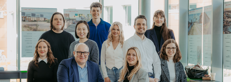 2025_Gruppenfoto_drinnen
